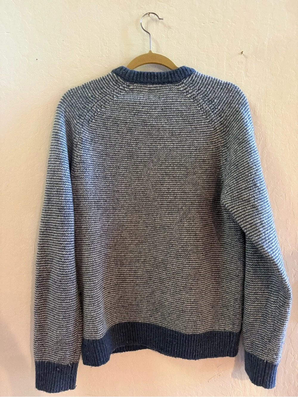 Lightly worn Faherty Donegal Crew Sweater Size M